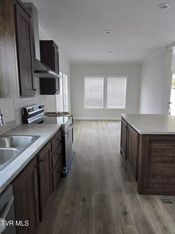 Gray, TN 37615,2204 Oak St ST