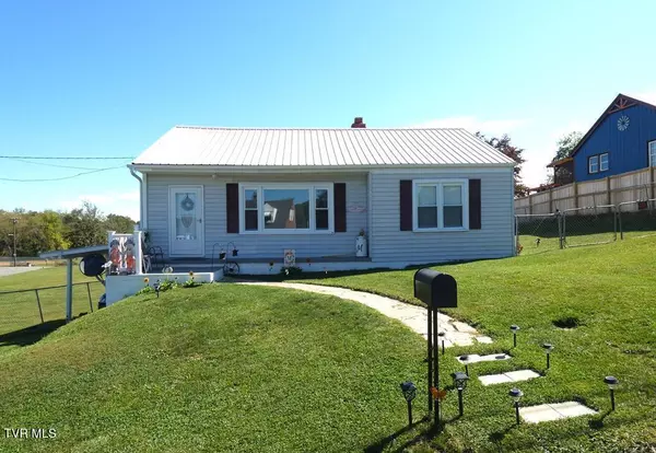 855 Goolsby ST, Marion, VA 24354