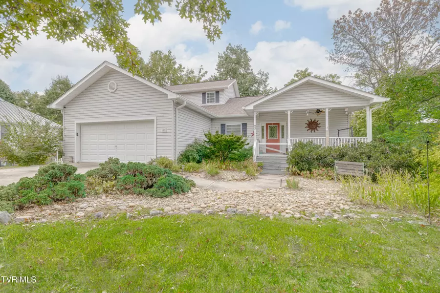 9 Green Valley CT, Johnson City, TN 37601