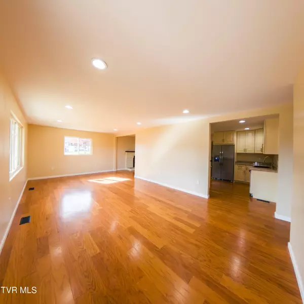 Bristol, TN 37620,301 El Paso DR