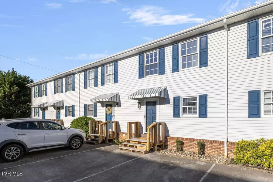 152 Gray Station RD, Johnson City, TN 37615