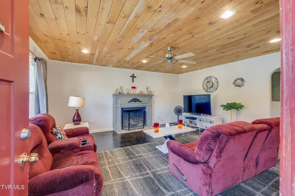 Elizabethton, TN 37643,106 Payne ST