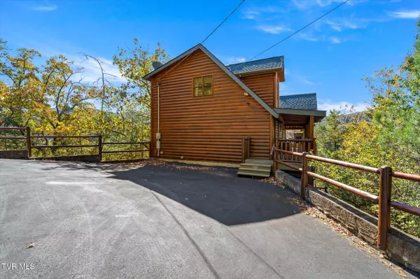 Sevierville, TN 37862,1560 Starwood WAY