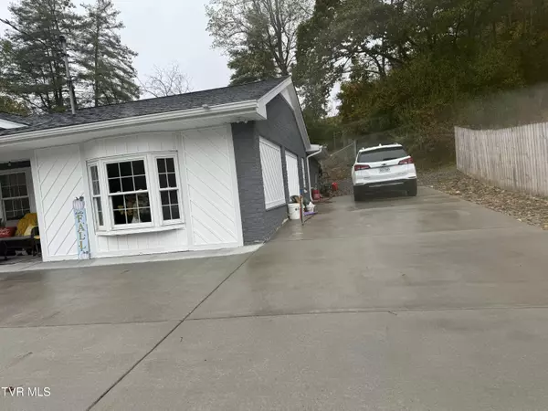 Clintwood, VA 24228,5197 Dickenson HWY