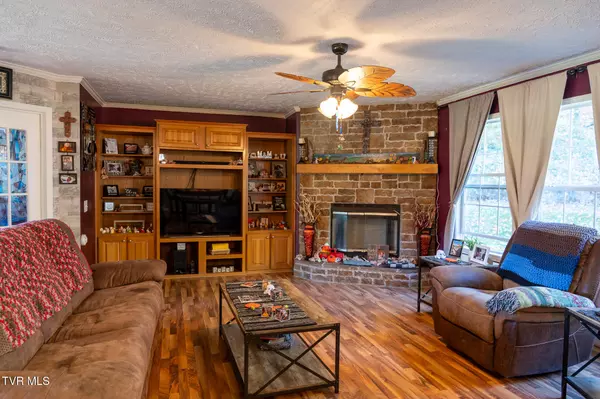 Wytheville, VA 24382,369 Back RD