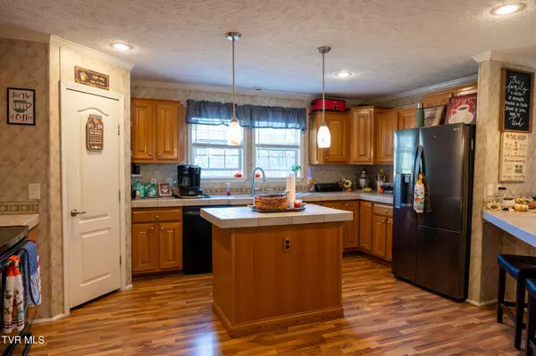 Wytheville, VA 24382,369 Back RD