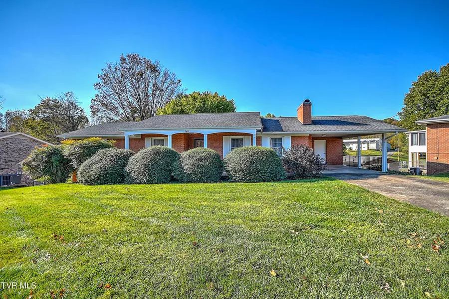 2402 Circleview DR, Johnson City, TN 37604