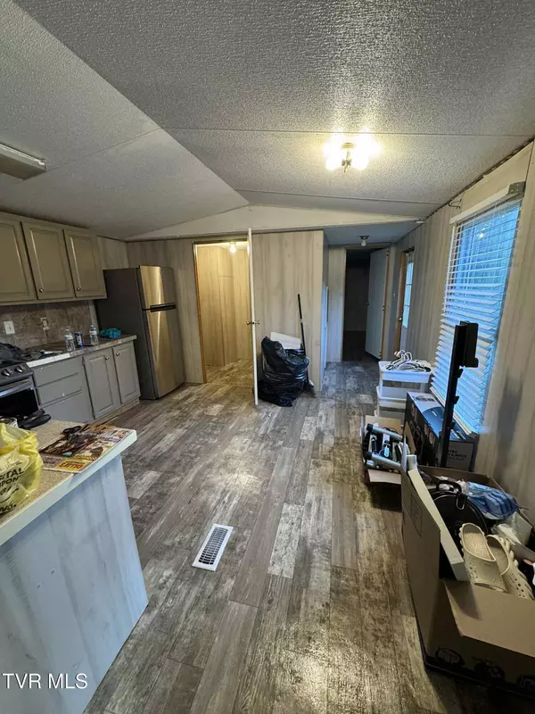 Bristol, TN 37620,354 Deck Valley RD