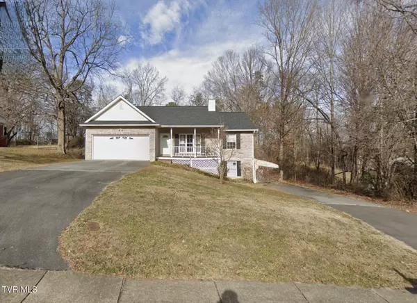 1316 Seminole DR, Johnson City, TN 37604