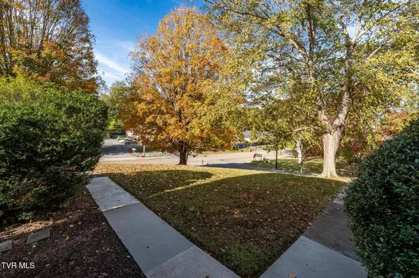 Johnson City, TN 37601,500 Pilgrim CT #B