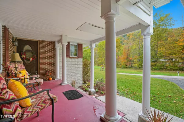 Clinchco, VA 24226,5186 Lick Creek RD