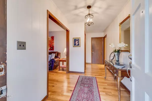 Johnson City, TN 37604,1904 Broadmoor RD