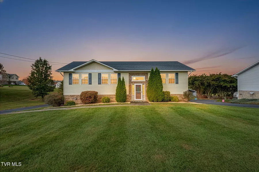 180 Kincheloe RD, Fall Branch, TN 37656