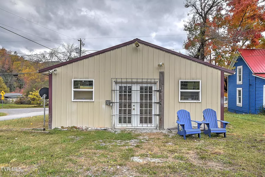 605 5th ST, Damascus, VA 24236