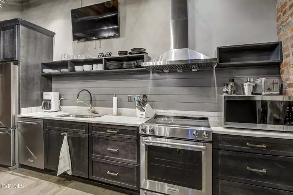 Bristol, VA 24201,809 State ST #301