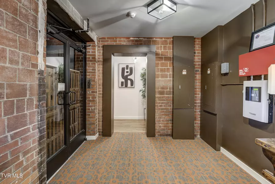 201 Eighth ST #103, Bristol, TN 37620