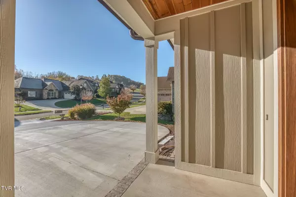 Johnson City, TN 37601,417 Oliver Approach