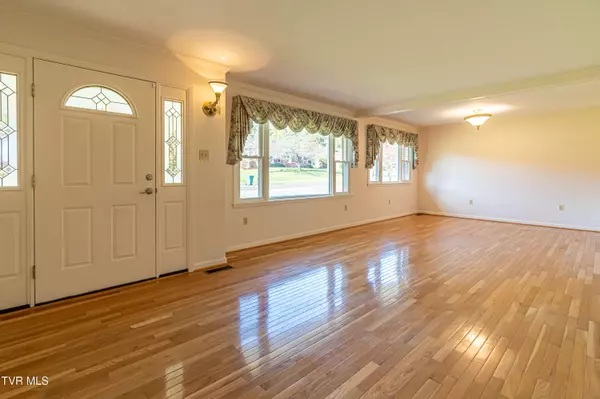 Abingdon, VA 24210,19497 Stone Mountain RD