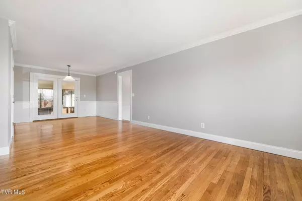 Gray, TN 37615,166 Valleyview ST