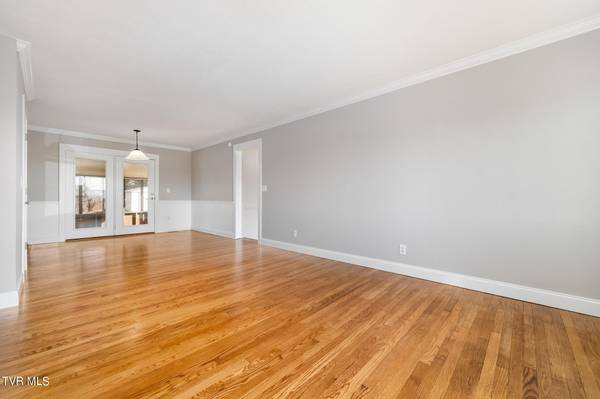 Gray, TN 37615,166 Valleyview ST