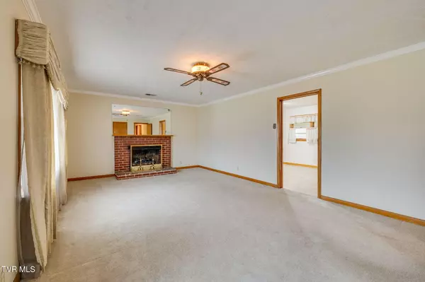 Kingsport, TN 37663,345 Lakecrest DR