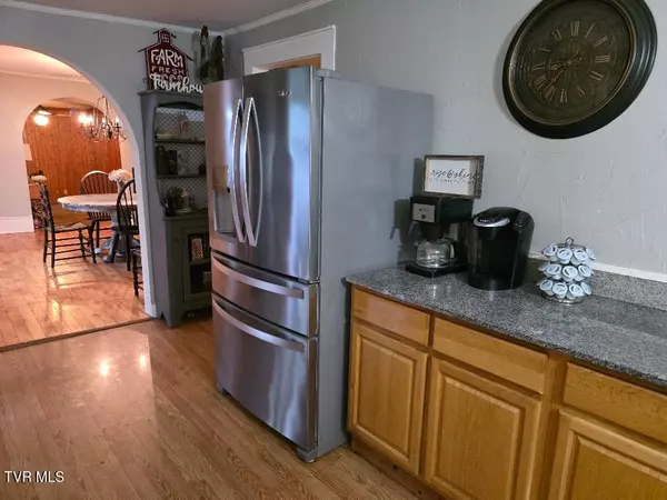 Jonesborough, TN 37659,208 Vines DR