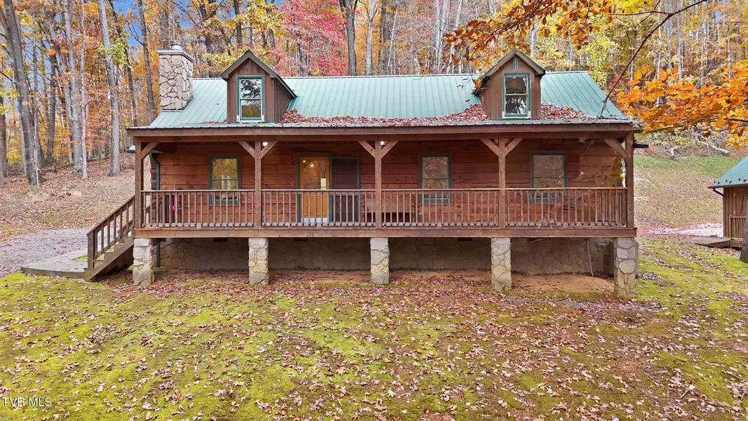 220 Old Orchard RD, Castlewood, VA 24224