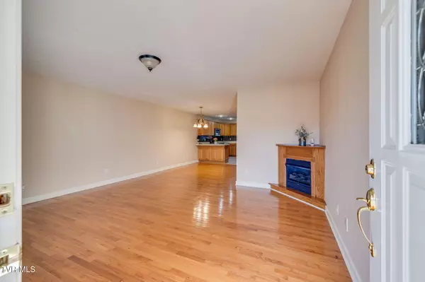 Elizabethton, TN 37643,617 Highway 91 #5