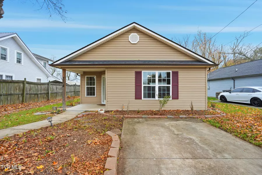 2504 Overlook RD, Kingsport, TN 37664