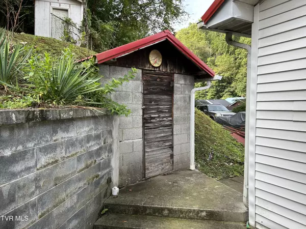 Clinchco, VA 24226,147 Gilmore ST