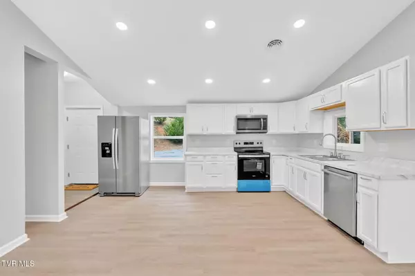 Piney Flats, TN 37686,1592 Allison RD