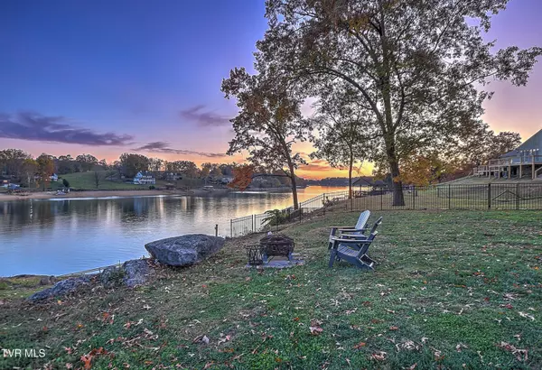 Piney Flats, TN 37686,222 Charlie AVE