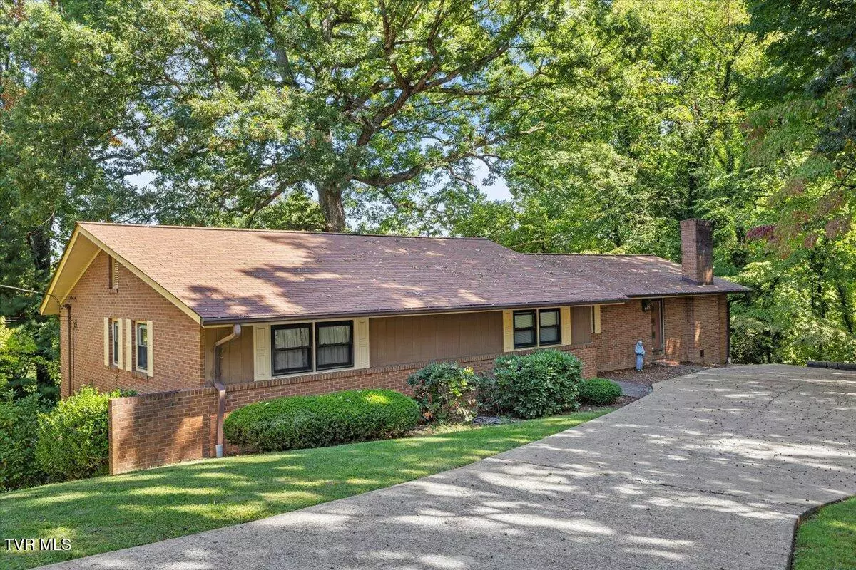 Elizabethton, TN 37643,201 Ridgecrest DR