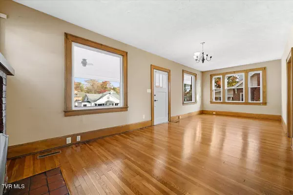 Bristol, VA 24201,1028 Piedmont AVE