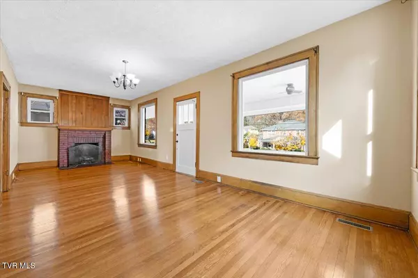 Bristol, VA 24201,1028 Piedmont AVE