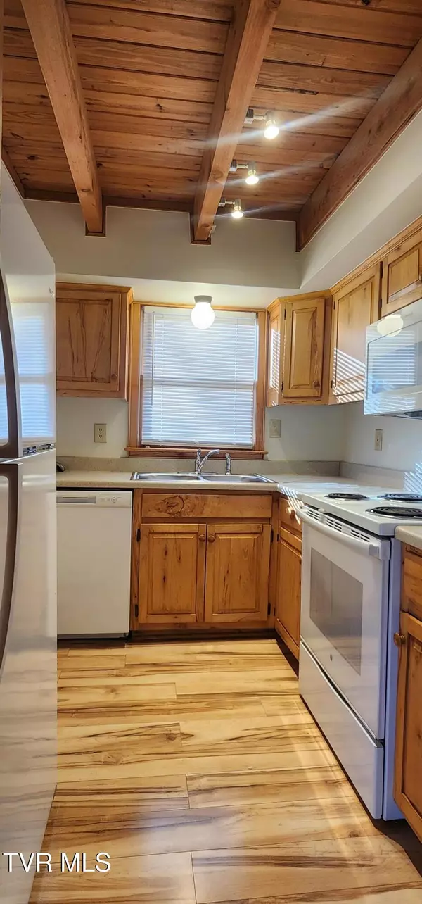 Abingdon, VA 24211,22089 Parks Mill RD