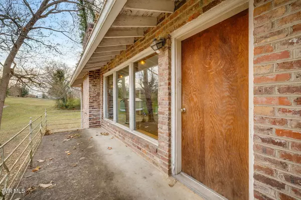 Greeneville, TN 37743,214 Susong LN