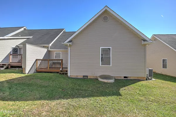 Bristol, TN 37620,527 Redstone Drive #6