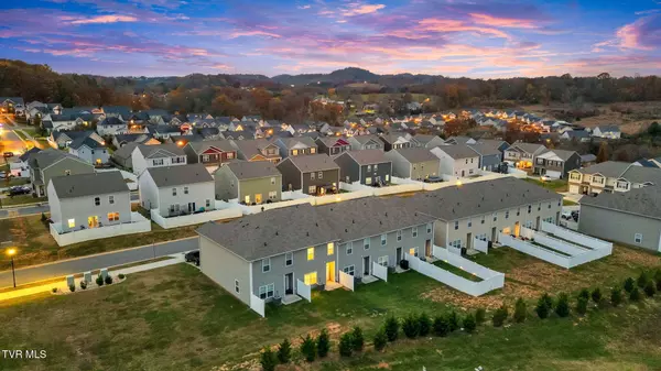 Johnson City, TN 37615,26 Moon Rock Court CT #26