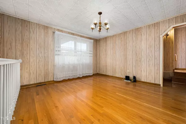 Kingsport, TN 37660,313 Milburn AVE