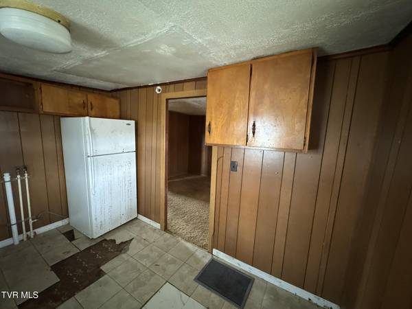 Surgoinsville, TN 37873,121 Henderson Street