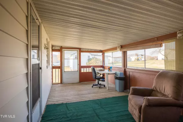 Bluff City, TN 37618,200 Massengill PL