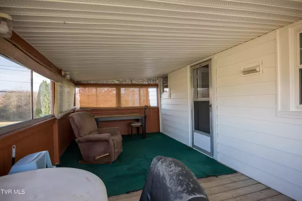 Bluff City, TN 37618,200 Massengill PL