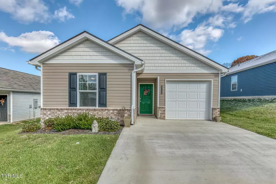 1115 Clearwater LN, Johnson City, TN 37601