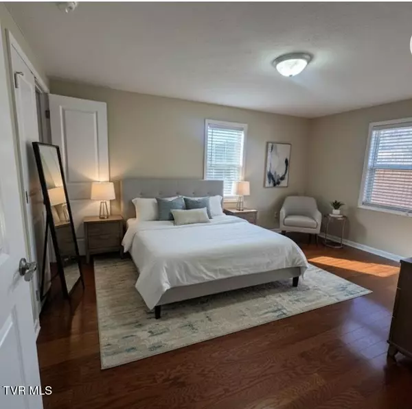 Elizabethton, TN 37643,121 Bill Lewis RD