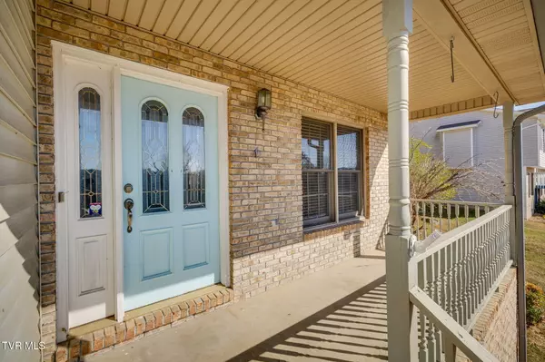 Johnson City, TN 37601,1 Green Valley CT