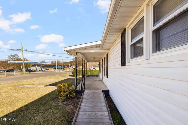 Erwin, TN 37650,102 Sycamore And 602 Monroe ST