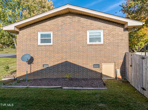 Bristol, VA 24202,7282 Southern View RD