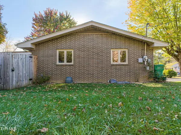 Bristol, VA 24202,7282 Southern View RD