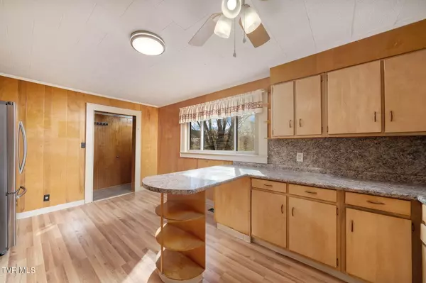 Jonesborough, TN 37659,132 Charlie Parker RD